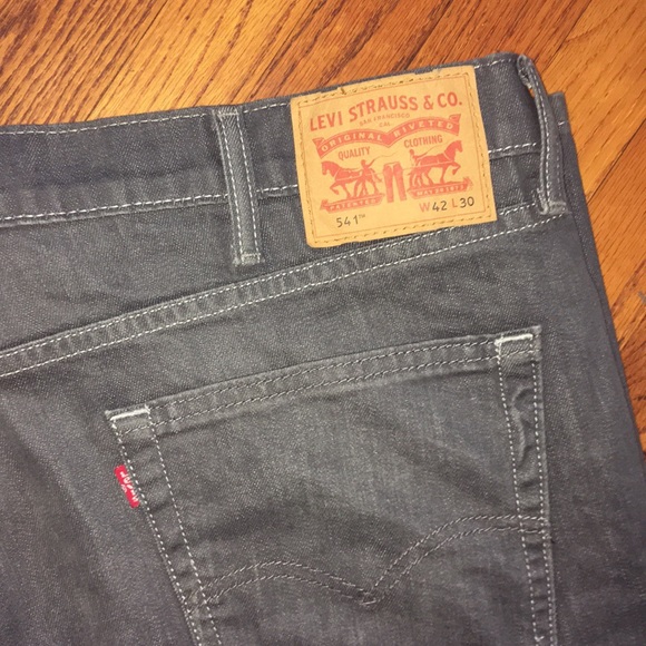 grey levis 541